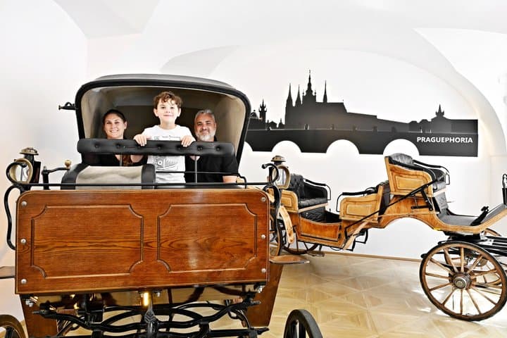 Discover Prague in Virtual Reality Experience from a Carriage