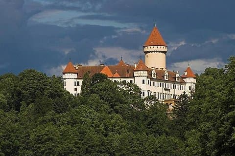 Private Half-Day Tour: Konopiste Chateau