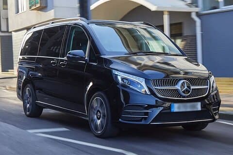 Arrival from Prague Train Station to Prague by Private Vehicule