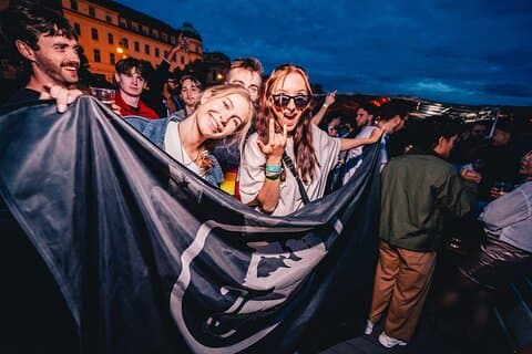 Drunken Monkey Prague Boat Party Pub Crawl: Open Bar & Club Entry