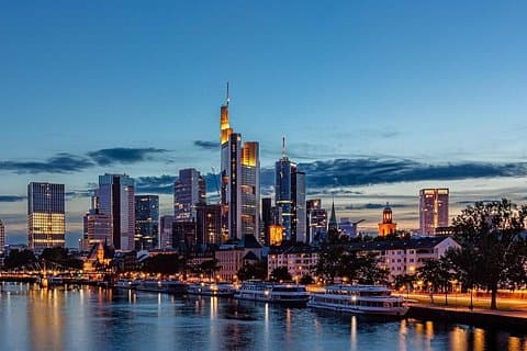 Prague to Frankfurt Private Transfer with 2 hours of Sightseeing