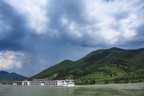 Prague to Vilshofen Private Transfer 2 Hours of Sightseeing