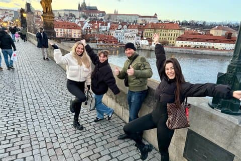 Prague Guided Historical Pub Tour with Local Food and Beer