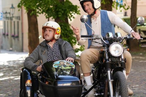 Prague: Motorcycle with Sidecar 2.5hours Guided Highlights Tour