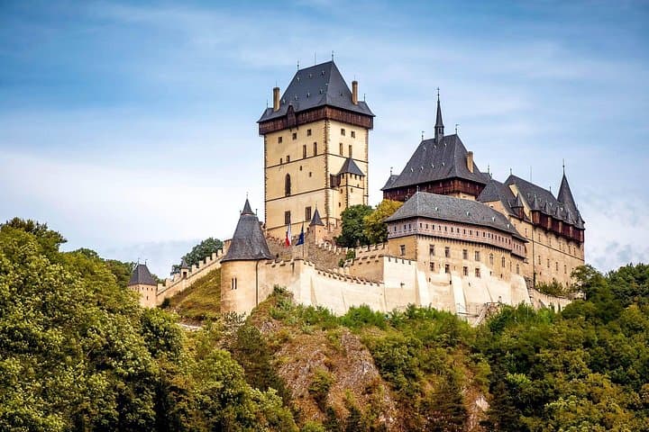 Prague-Munich One-Way Sightseeing Day Tour