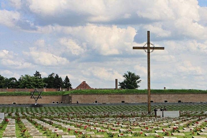 Terezin cemetery