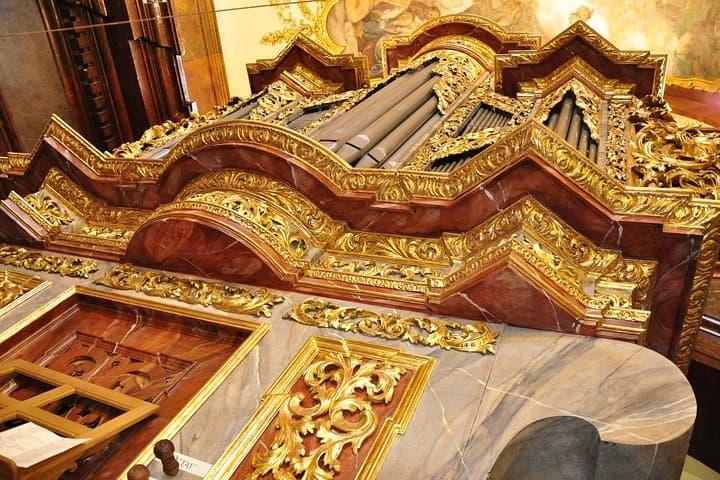 Famous baroque organ from 1702