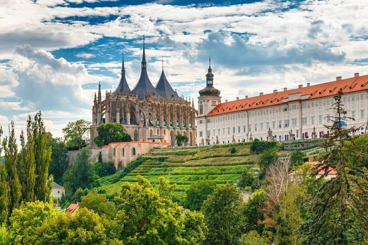 Private Transfer from Prague to Vienna with 1 hour Stop in Kutna Hora