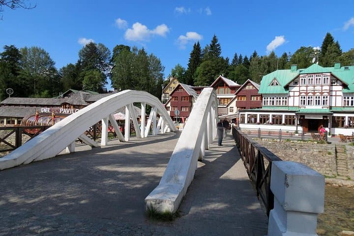 Private Transfer from Prague to Spindleruv Mlyn with 2 hours for sightseeing