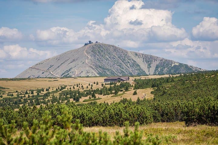 Private Transfer from Prague to Spindleruv Mlyn with 2 hours for sightseeing