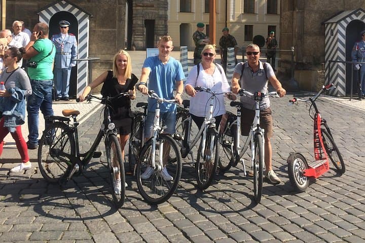 Bike tour of Prague in German