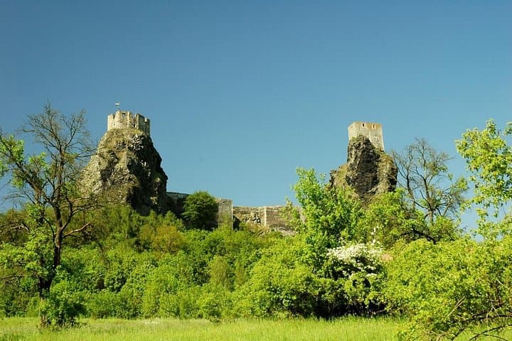Trosky Castle ruins