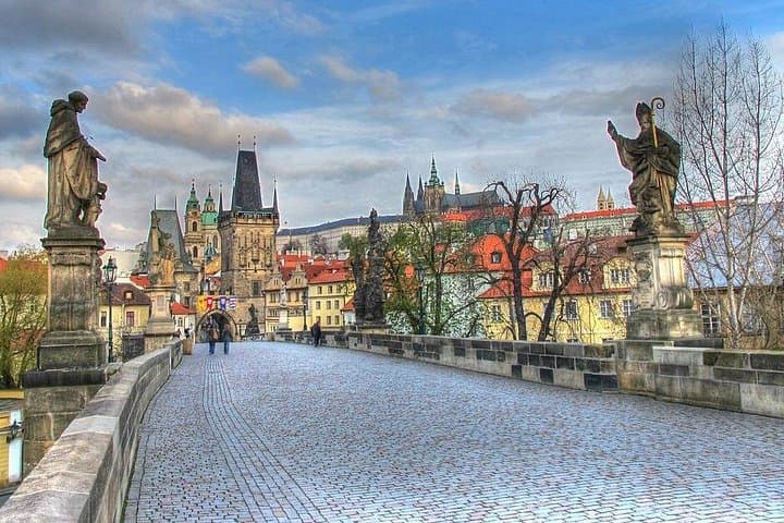 Private 4-hour Walking Tour of Prague with official tour guide