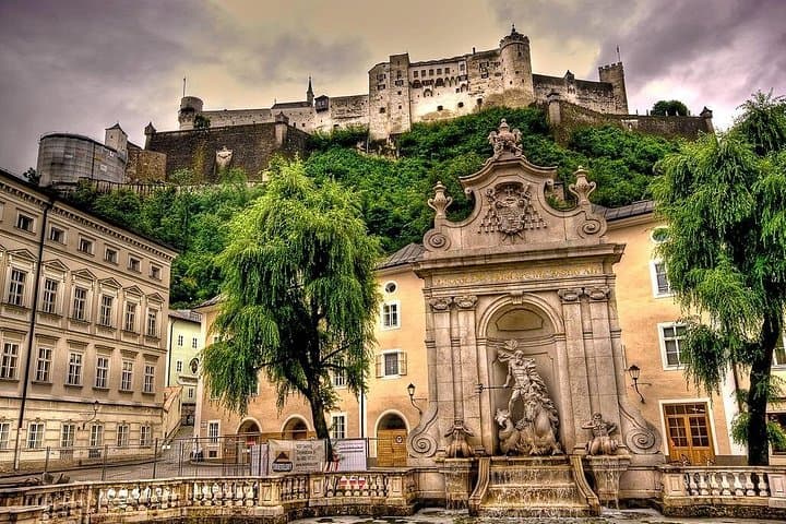 9 Day Private Sightseeing Tour of Europe - Prague to Budapest