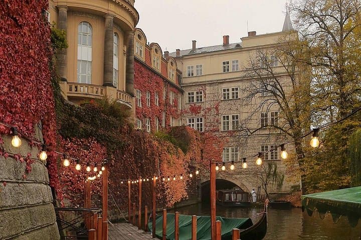 Crystal Tour: Explore Bohemia glass craft