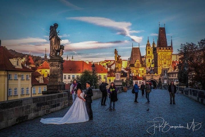 We can even meet some weddings :) (Charles Bridge)