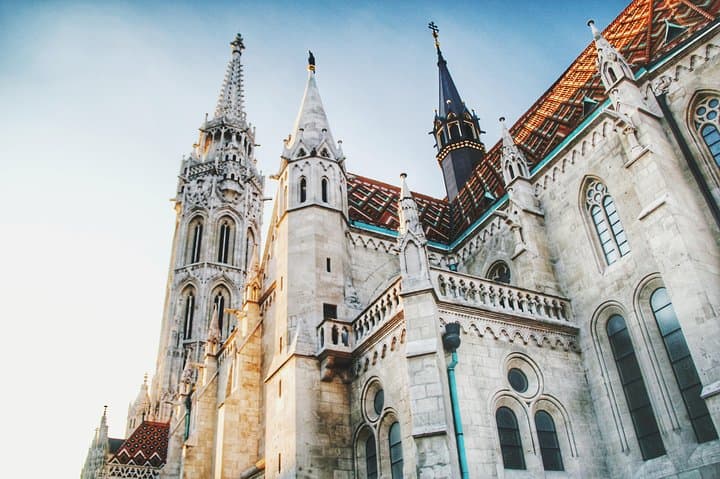 Private transfer from Prague to Budapest with a Sightseeing stop in Kutna Hora