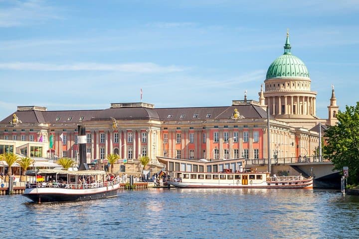 Private transfer from Prague to Berlin with stops in Potsdam + Sanssouci Palace