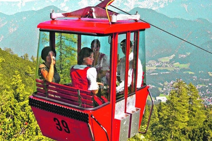 Direct one way transfer from Český Krumlov to Bad Ischl