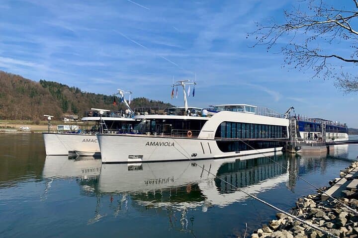 Private one way transfer from Cesky Krumlov to Melk