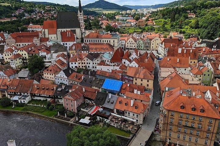 Private One-Way Sightseeing Transfer from Prague to Vienna via Cesky Krumlov