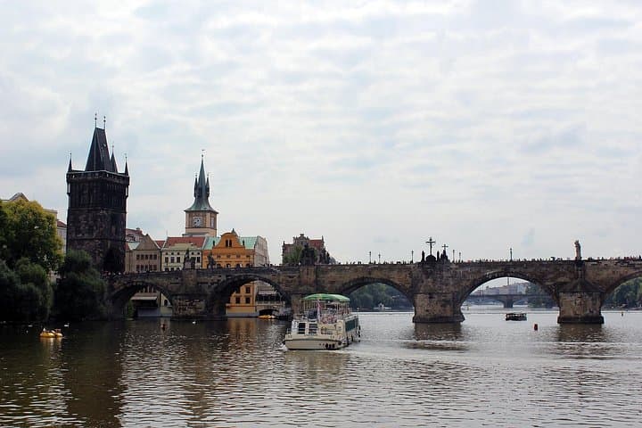 PRIVATE RIVER CRUISE with unlimited drinks