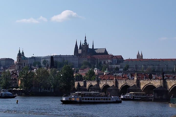 1 hour Prague Sightseeing tour using Vintage Car for 1- 6 persons