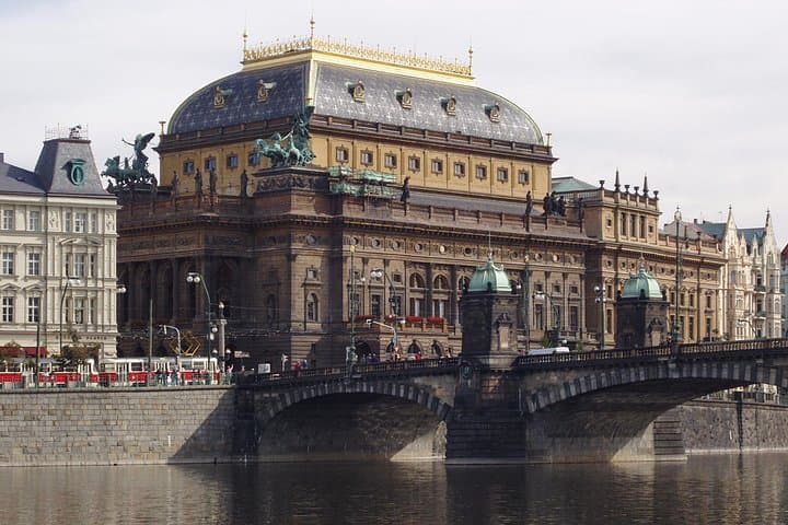 1 hour Prague Sightseeing tour using Vintage Car for 1- 6 persons