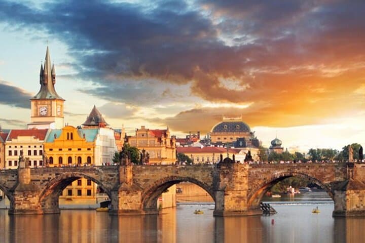 Departure Private Transfer from Prague City to Prague Airport PRG in Car/Van