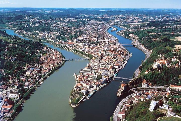 Private Transfer from Prague to Passau