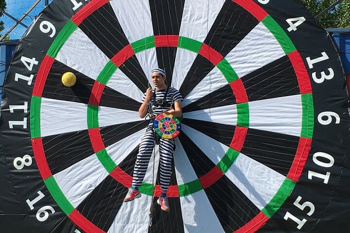 Giant foot darts