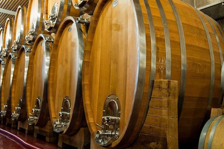 Top-quality oak barrels by Pauscha Austria. Want a photo for your socials or a keepsake memory? Either way, we’ve got you.