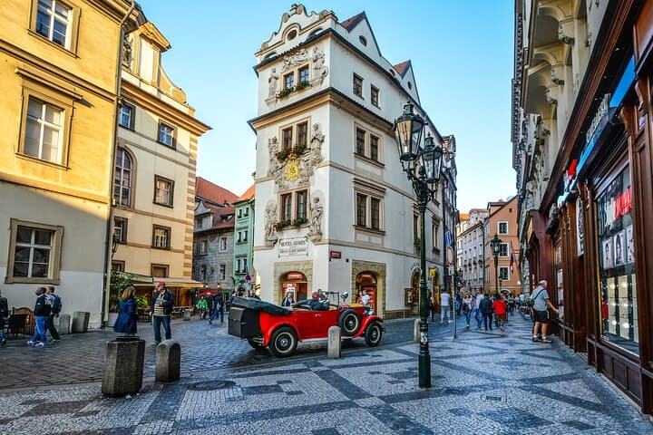 Prague : Private Custom Walking Tour with A Guide (Private Tour)