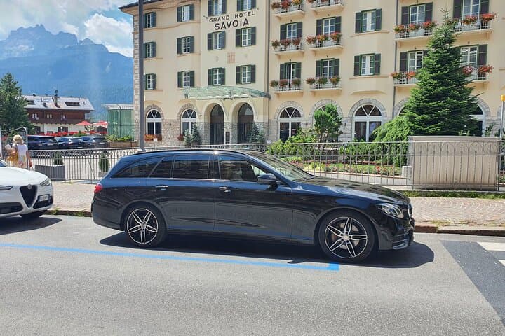 Karlovy Vary to Prague Airport (PRG) - Departure Private Transfer