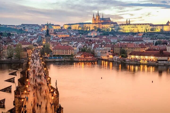 The iconic Charles Bridge