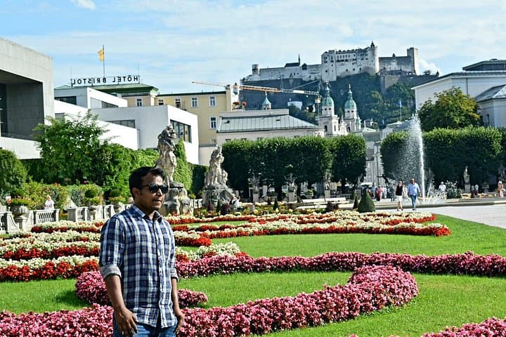 Salzburg Day Tour from Prague with Private Transfers and Guide
