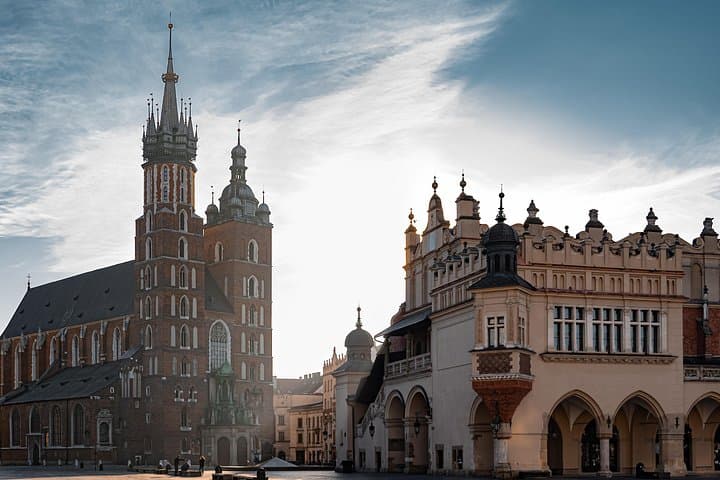 Prague to Krakow Private 1-Way Transfer with Optional Stops