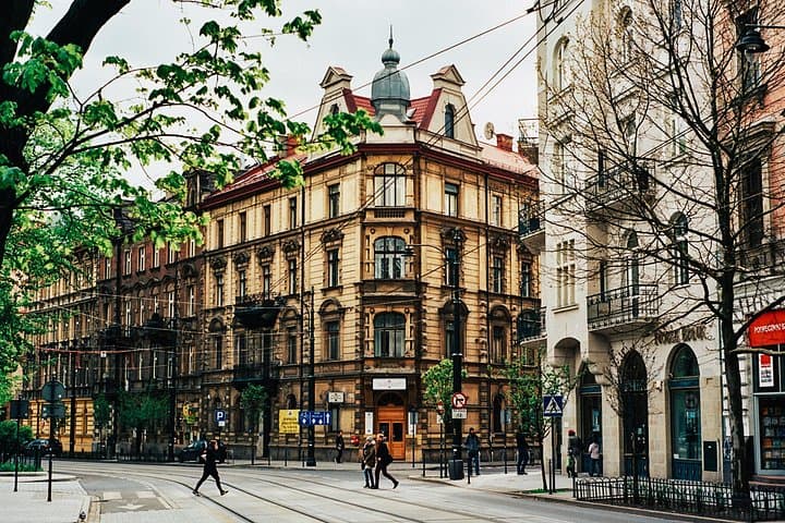 Prague to Krakow Private 1-Way Transfer with Optional Stops
