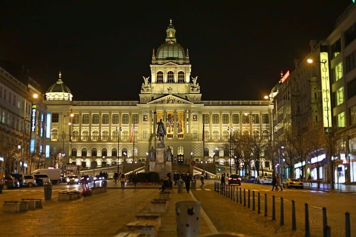 Walking Tour New Town of Prague, WWII & Communism (Tip-based)