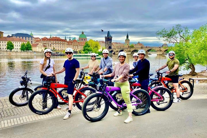 EBIKE TOUR PRAGUE - Season 2025 - Spring - by Charles Bridge
