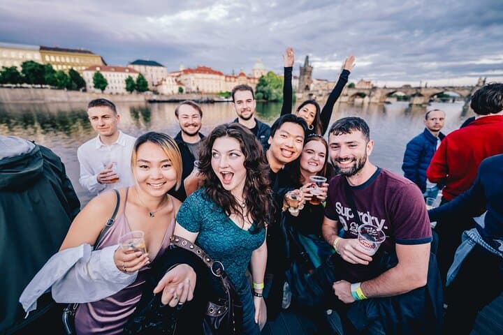 Drunken Monkey Prague Boat Party Pub Crawl: Open Bar & Club Entry