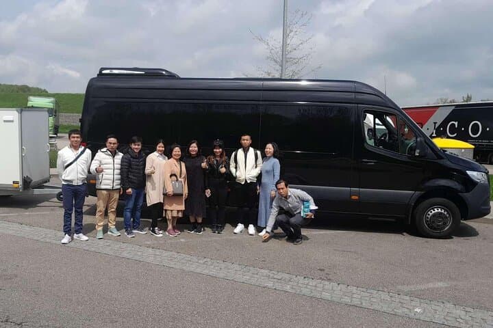 Small-Group Private Transfers of Prague