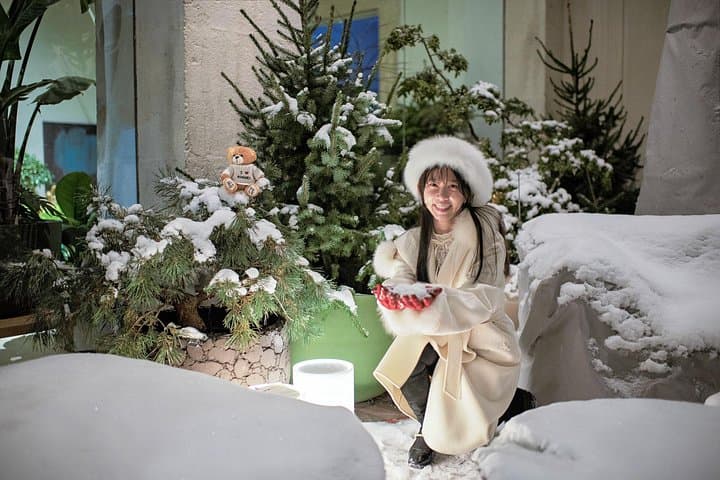 Private Christmas market photo shoot in Prague