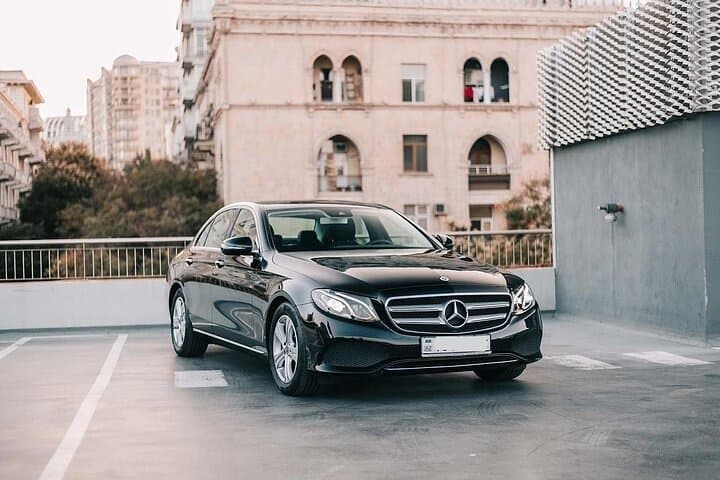 Arrival from Prague Train Station to Prague by Private Vehicule