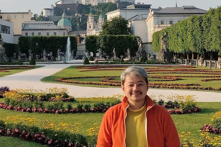 Salzburg Day Tour from Prague with Private Transfers and Guide
