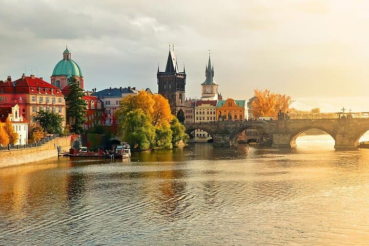 3-in-one Day Tour in Prague + Ebook
