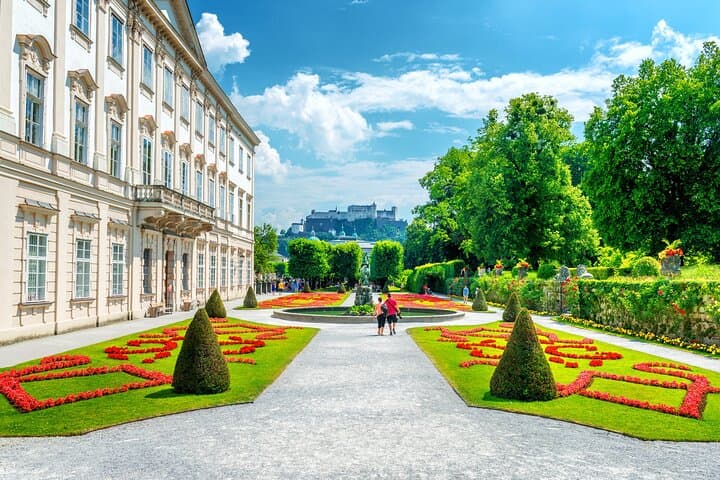 Prague to Salzburg Private Transfer with Sightseeing