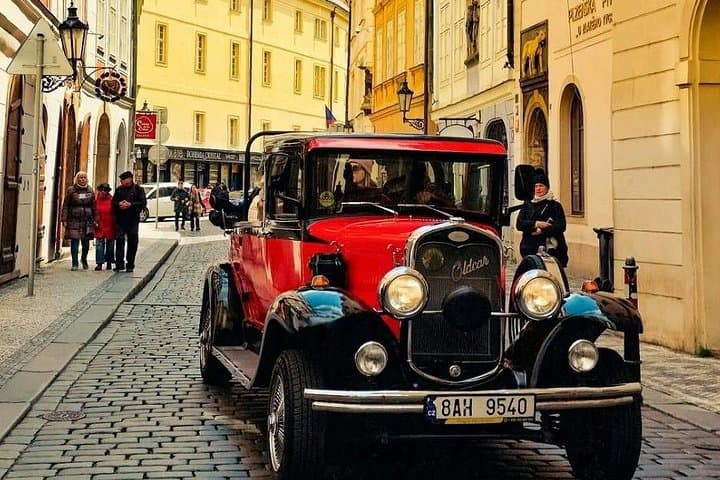 Prague Old Town Highlights Walking Tour with Licensed Guide 2hour