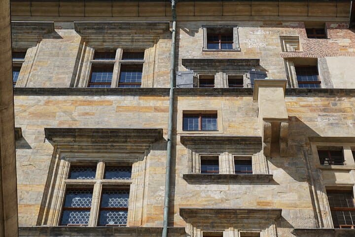 On this tour, you’ll learn which window at Prague Castle sparked the famous Thirty Years’ War.