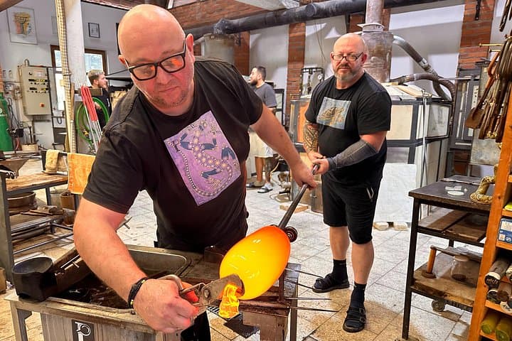 Jiří Pačinek, the leading freehand glassblower today, made famous by Netflix’s “Glass Onion: A Knives Out Mystery.